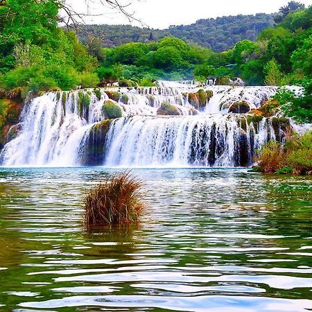 Matanovi Dvori-Krka National Park Hotell Lozovac Exteriör bild