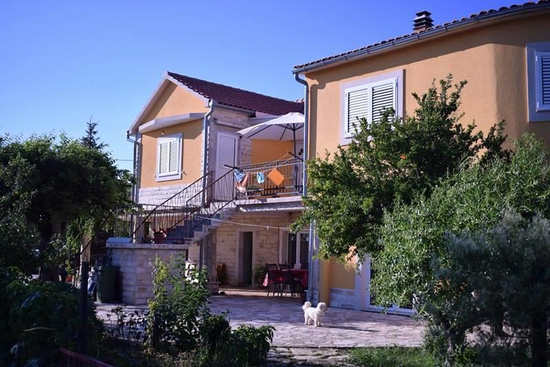 Matanovi Dvori-Krka National Park Hotell Lozovac Exteriör bild